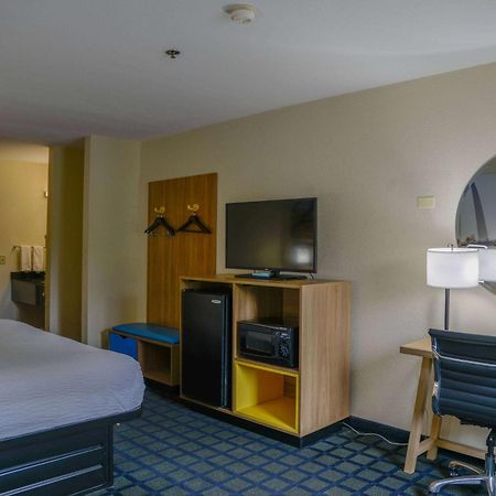Days Inn By Wyndham Mount Vernon Extérieur photo