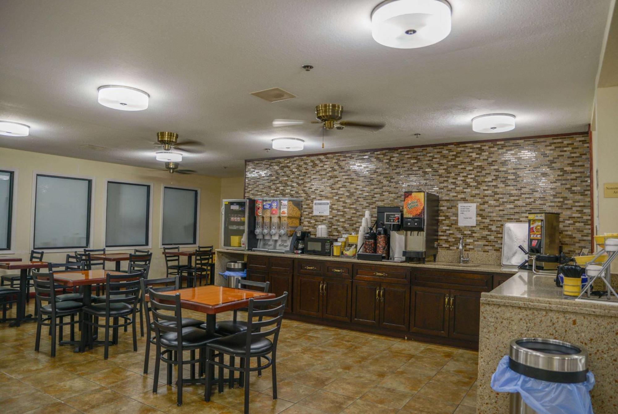 Days Inn By Wyndham Mount Vernon Extérieur photo